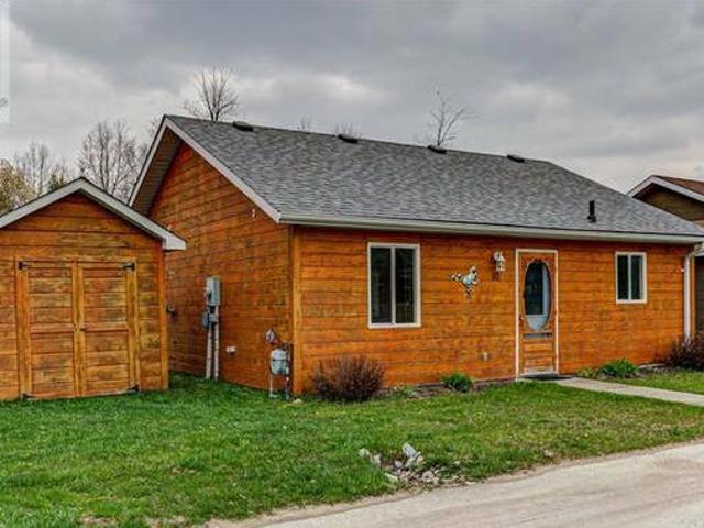 10 KAWARTHA Crescent Wasaga Beach Ontario