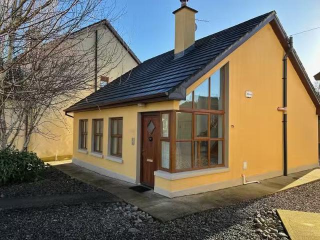 10 Lakes Village, Killaloe, Co. Clare is for sale