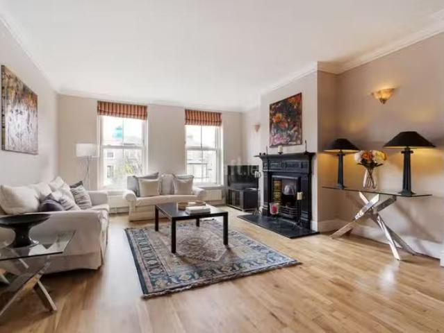 10 Leeson Court, Leeson Street Upper is for rent