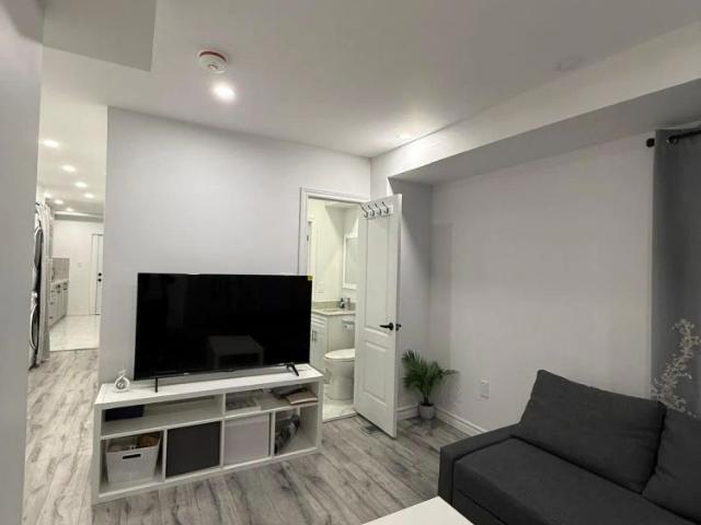 10 Louvain Street #Main & 2nd Level