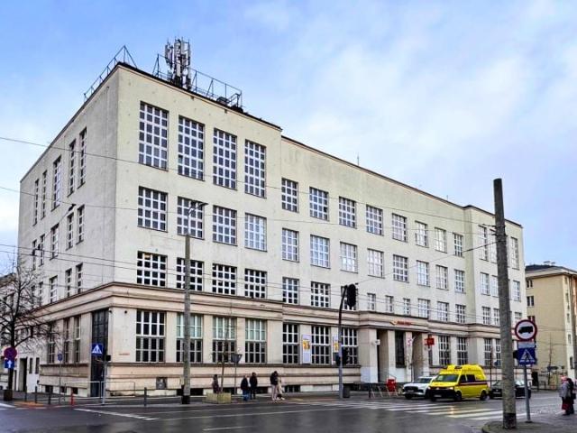 10 Lutego 1 983,70 m², Gdynia