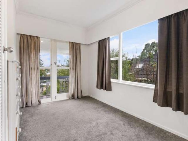 10 McMillan Place, Mellons Bay, Manukau City