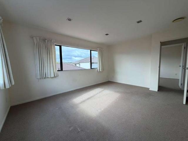 10 Manchester Drive, Flat Bush, Manukau City