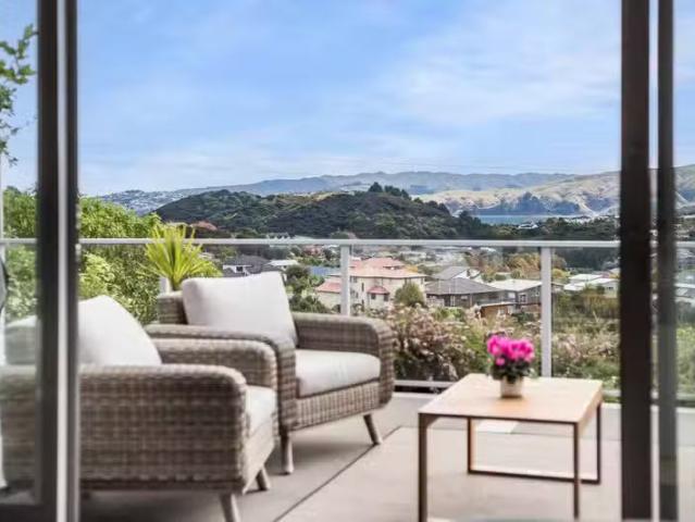 10 Madeira Close, Whitby, Porirua City For Sale