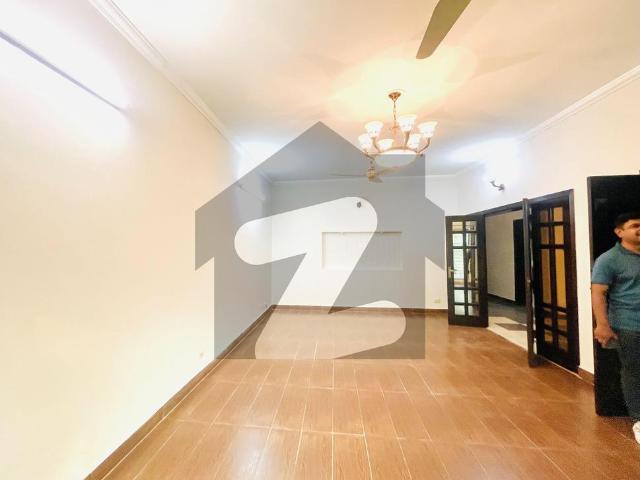 10 Marla 4 Bedroom House Available For Rent In Askari 11 Lhr Askari 11