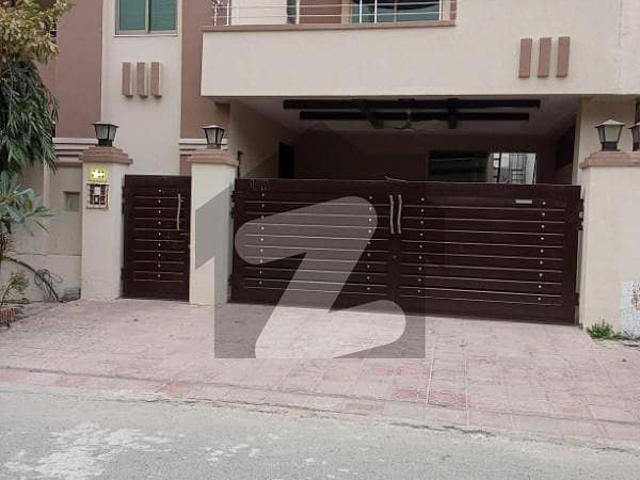 10 marla 4 bedroom house available for rent