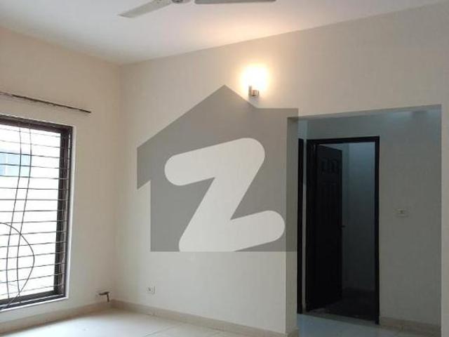 10 marla 4 bedrooms sd house available for rent askari 11 sector a