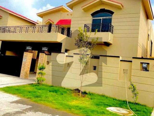10 Marla 5 Bedroom's Tile Flooring Brigadier House For Sale | Askari 10 Lahore Cantt |