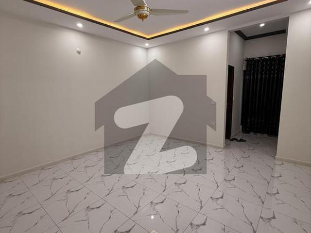 10 MARLA 35*70 new house for sale multi f 17 islamabad. F 17