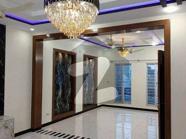 10 Marla 35x70 Brand New 1st Entry Double Unit House For Sale In G 14/2 Islamabad Very Close To Market, Playground School, Park, Masjid, Restaurant, Bank, Cash & Carry And New Islamabad International Airport