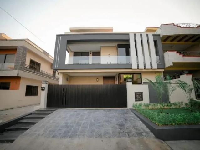 10 Marla 35x70 Luxury Designer House For Sale In G 13/4 Islamabad G 13 ID 99133