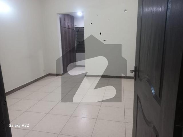 10 marla 3 bed flat available for rent with gas in askari 11 sector b apartments