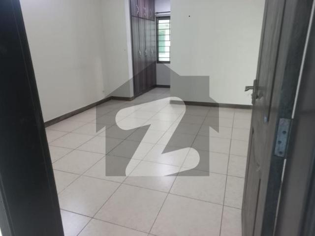 10 marla 3 bed flat available for rent with gas in askari 11 sector b apartments