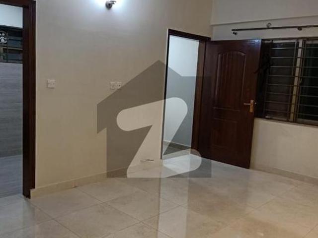 10 marla 3 bed flat available for rent with gas in askari 11 sector b apartments