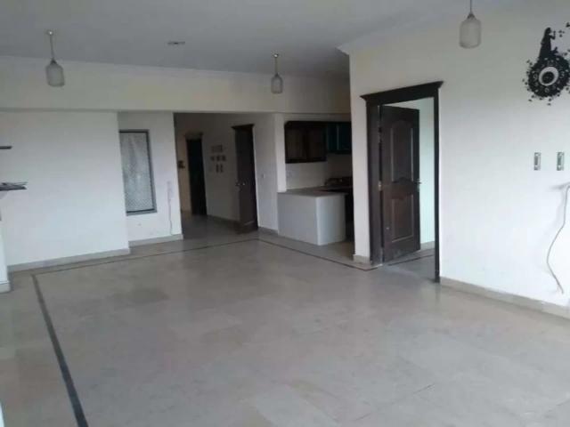 10 Marla 3 bed flat in E11/4 Islamabad E 11 ID 32779