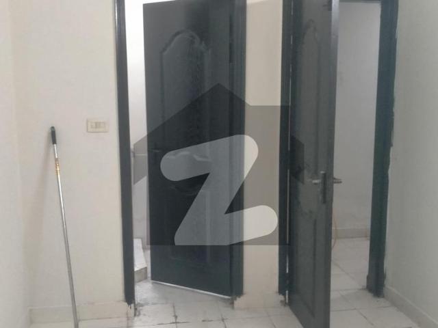10 Marla 3 Bed Luxury 2nd Floor Apartment for Rent in Askari 11 Lahore | Prime Location Askari 11 Sector B