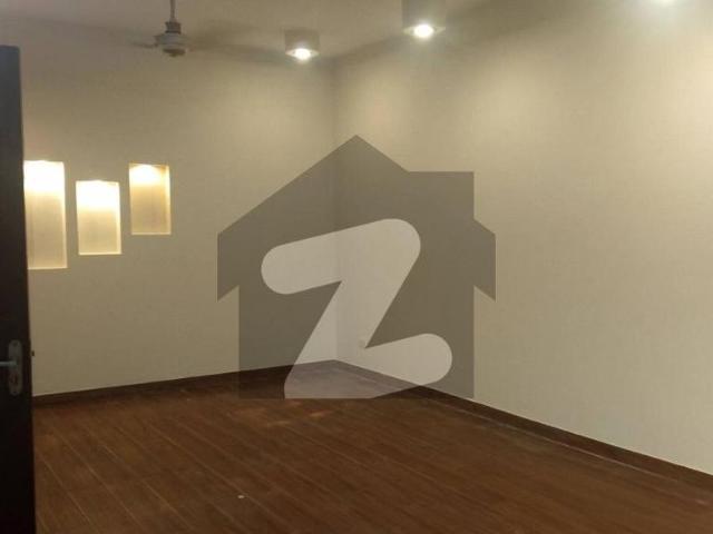 10 Marla 3 Bed Room House Available For Sale in Askari 11