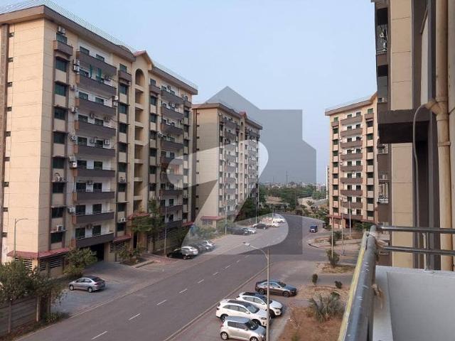 10 marla 3 bedroom apartment available for rent