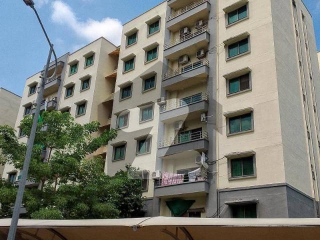 10 marla 3 bedroom apartment available for sale