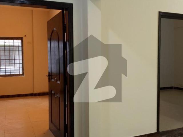 10 marla 3 bedroom apartment available for rent askari 11