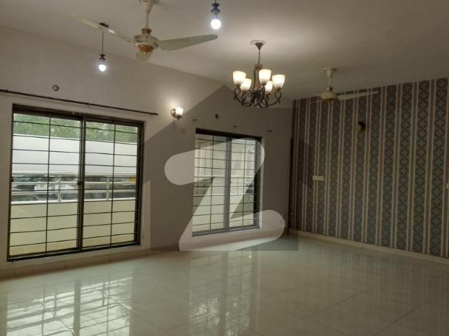 10 marla 3 bedroom apartment available for rent askari 11