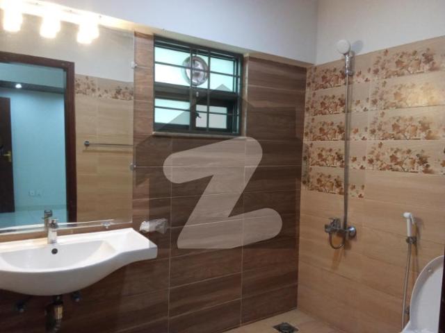 10 marla 3 bedroom apartment available for rent askari 11