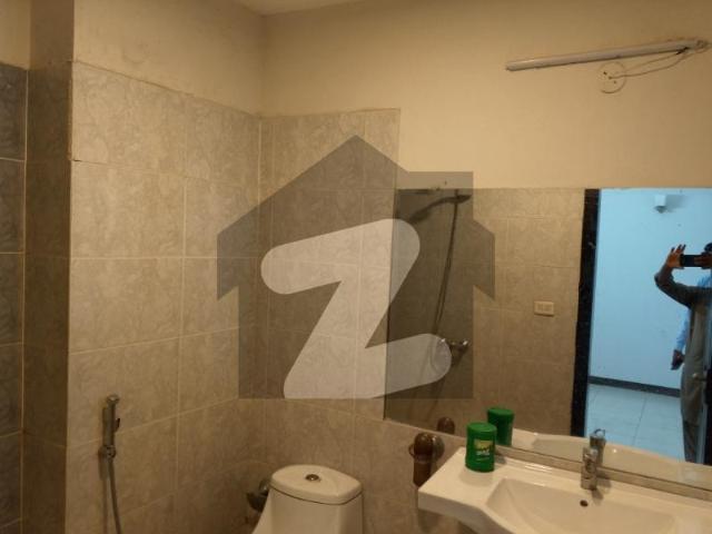 10 marla 3 bedroom apartment available for rent askari 11