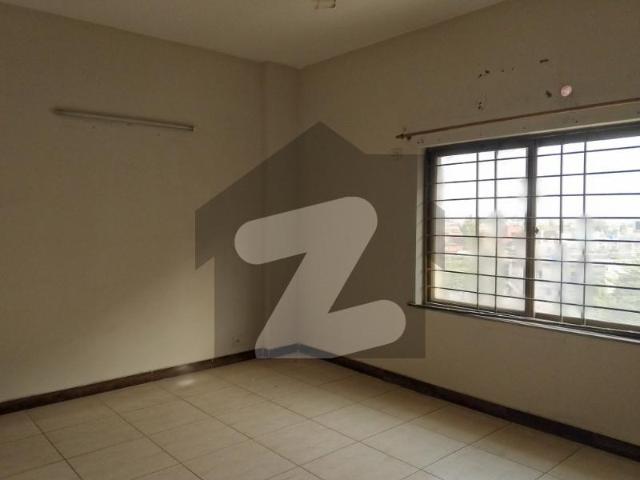 10 marla 3 bedroom apartment available for rent askari 11