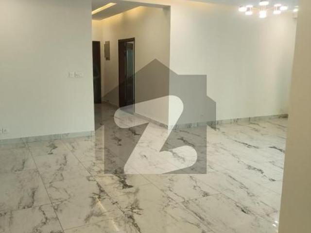 10 marla 3 bedroom apartment available for rent askari 11