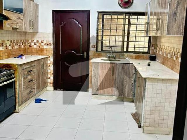 10 marla 3 bedroom apartment available for rent askari 11