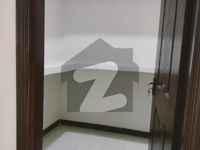 10 marla 3 bedroom apartment available for rent askari 11