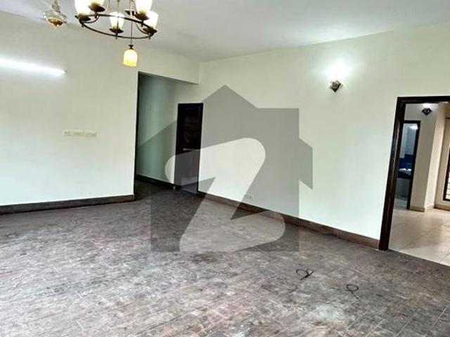 10 marla 3 bedroom apartment available for rent askari 11