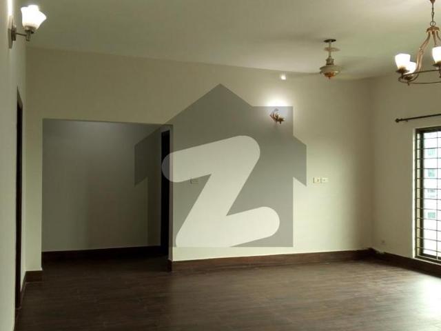10 marla 3 bedroom apartment available for rent askari 11 sector b