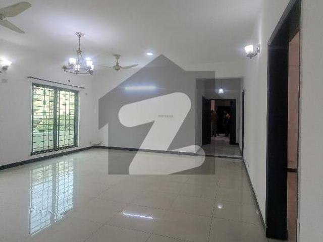 10 Marla 3 Bedroom Apartment Available For Rent Askari 11 Sector B Apartments