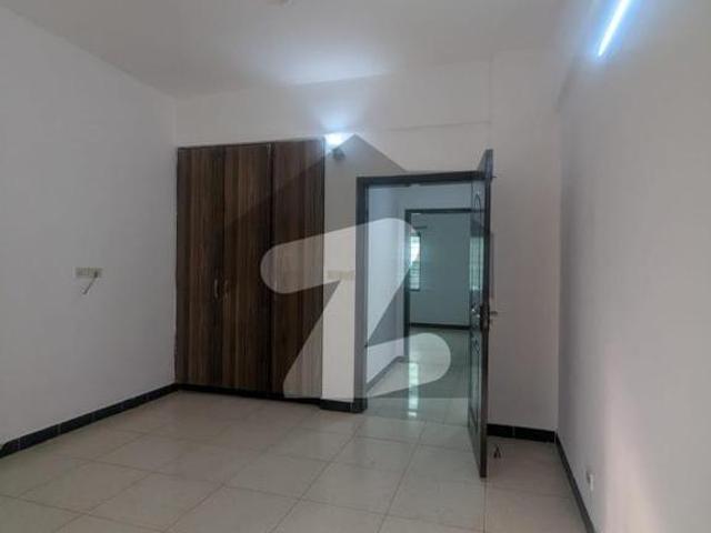 10 marla 3 bedroom apartment available for rent askari 11 sector b apartments