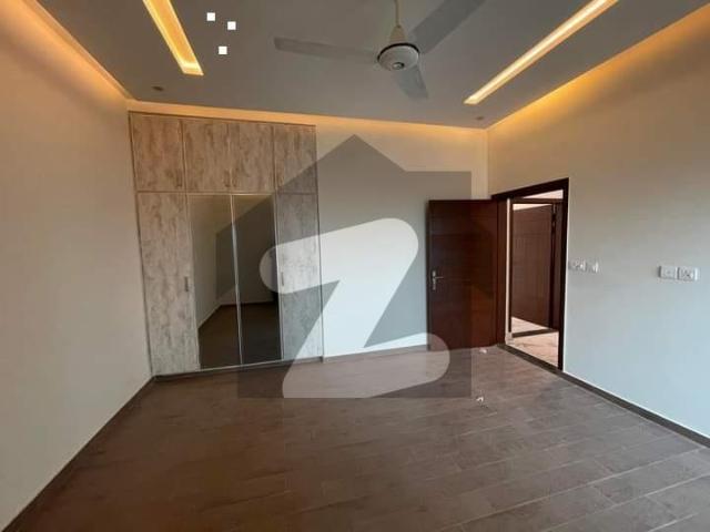 10 marla 3 bedroom apartment available for rent askari 11 sector d
