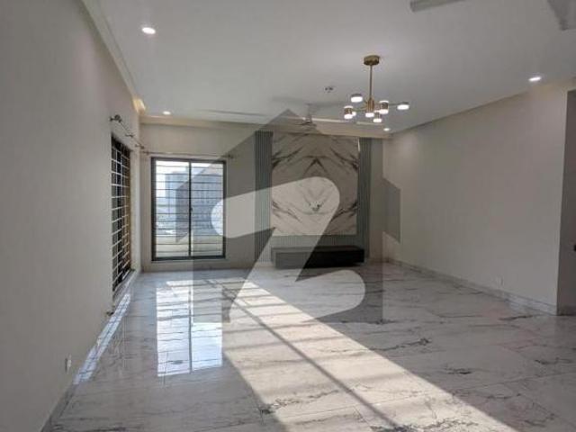 10 marla 3 bedroom apartment available for rent askari 11 sector d