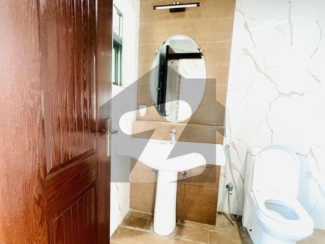 10 Marla 3 Bedroom Apartment Available For Rent In Askari 11 Lhr Askari 11