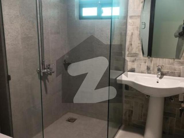 10 marla 3 bedroom brand new flat available for rent askari 11