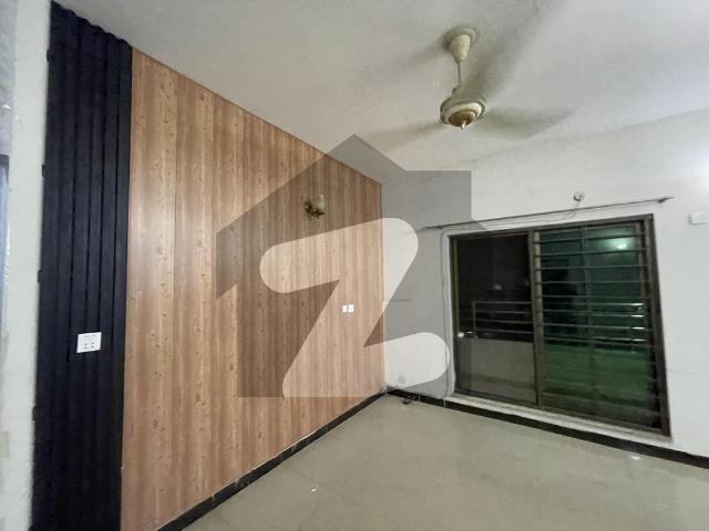 10 Marla 3 Bedroom Flat for Rent in Askari 11 Lahore | Prime Location Askari 11 Sector B Apartments