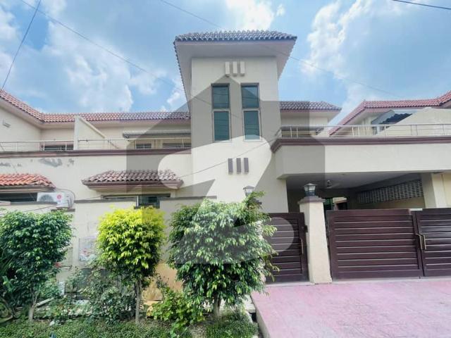 10 Marla 3 Bedroom House Available For Sale In Askari 11 Lahore