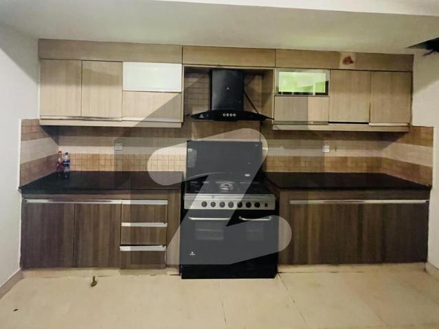 10 Marla 3 Bedroom Ready To Move Apartment Available For Rent In Askari 11 Lhr Askari 11
