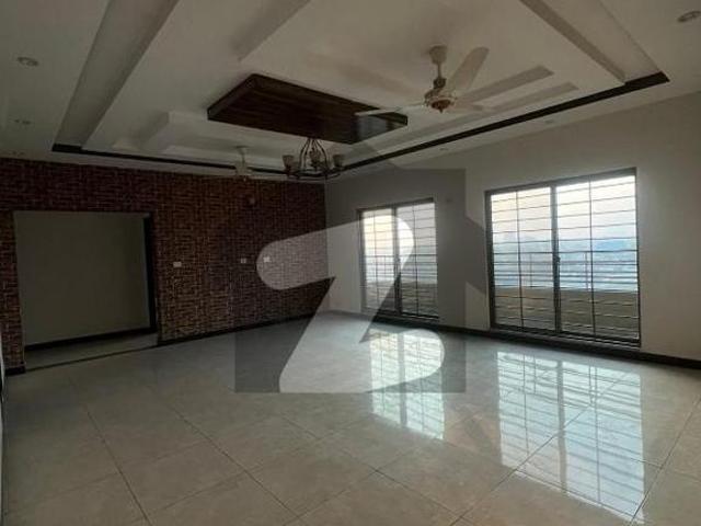 10 Marla 3 Bedrooms Apartment Available For Rent. Askari 11 Sector B Apartments