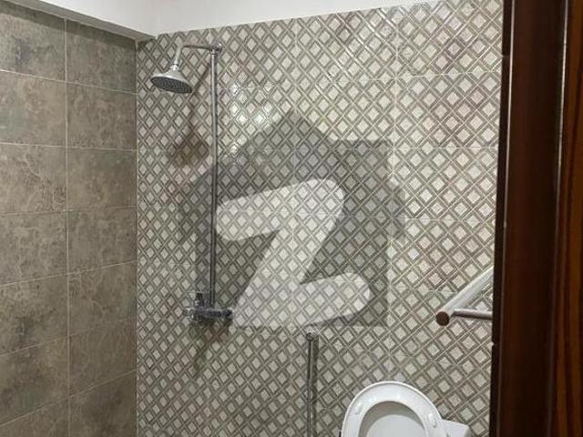 10 marla 3 bedrooms apartment available for rent askari 11 sector b