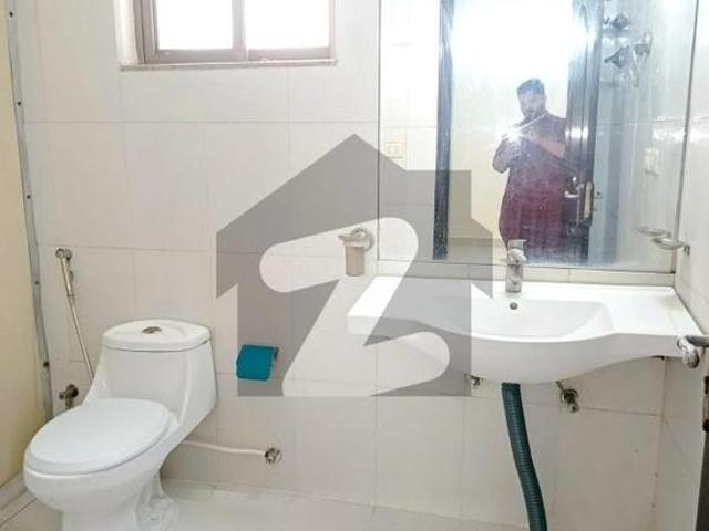 10 marla 3 bedrooms apartment available for rent askari 11 sector b