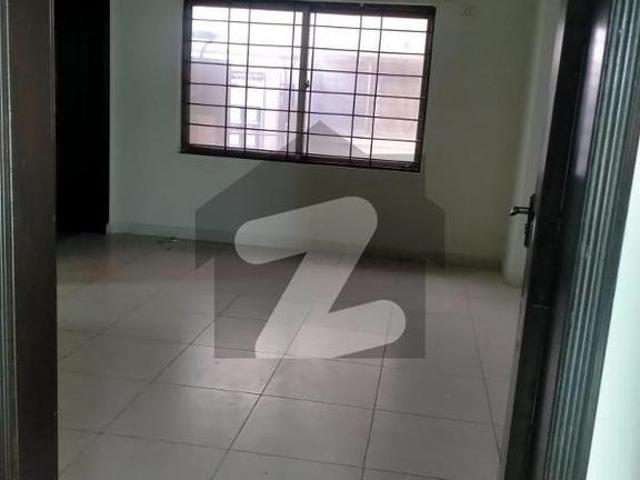 10 marla 3 bedrooms apartment available for rent askari 11 sector b
