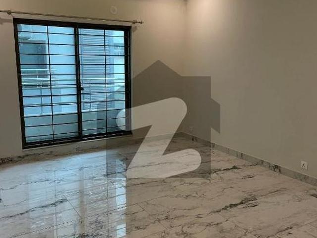 10 marla 3 bedrooms apartment available for rent askari 11 sector d