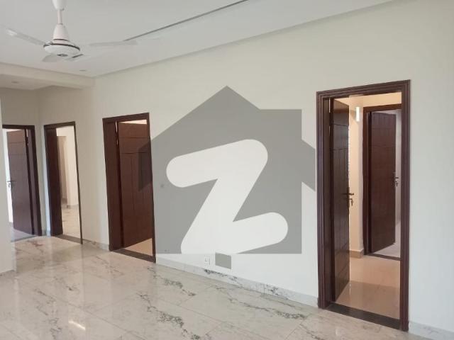 10 marla 3 bedrooms apartment available for rent askari 11 sector d