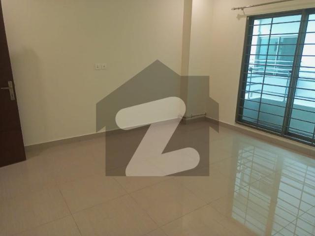 10 marla 3 bedrooms apartment available for rent askari 11 sector d