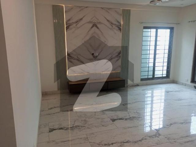 10 marla 3 bedrooms apartment available for rent askari 11 sector d